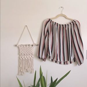 OFF THE SHOULDER TOP